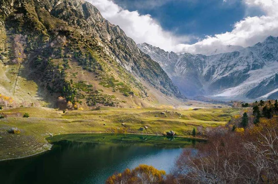 Haramosh to Kutwal: The Unexpectedly Tough Jeep + Hike That Became Our Favorite Adventure